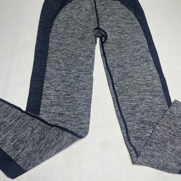 Pink active wear size M - Picture 9 of 9